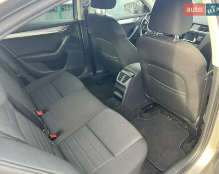 Бежевый Шкода Октавия, объемом двигателя 1.8 л и пробегом 231 тыс. км за 10900 $, фото 8 на Automoto.ua