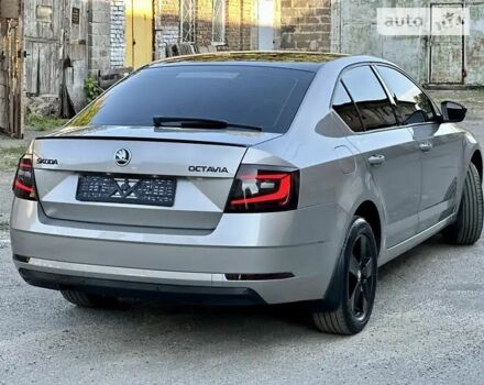 Бежевый Шкода Октавия, объемом двигателя 1.8 л и пробегом 156 тыс. км за 13500 $, фото 9 на Automoto.ua