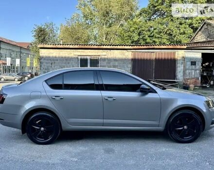 Бежевый Шкода Октавия, объемом двигателя 1.8 л и пробегом 156 тыс. км за 13500 $, фото 5 на Automoto.ua