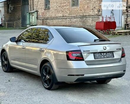 Бежевый Шкода Октавия, объемом двигателя 1.8 л и пробегом 156 тыс. км за 13500 $, фото 1 на Automoto.ua