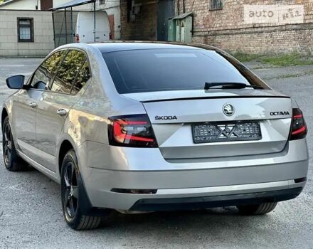 Бежевый Шкода Октавия, объемом двигателя 1.8 л и пробегом 156 тыс. км за 13500 $, фото 6 на Automoto.ua