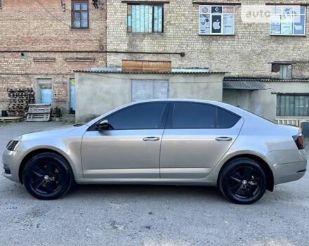 Бежевый Шкода Октавия, объемом двигателя 1.8 л и пробегом 156 тыс. км за 13500 $, фото 4 на Automoto.ua