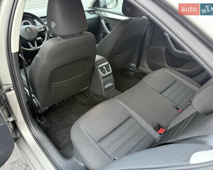 Бежевый Шкода Октавия, объемом двигателя 2 л и пробегом 105 тыс. км за 16950 $, фото 65 на Automoto.ua