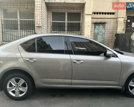 Бежевий Шкода Октавія, об'ємом двигуна 1.4 л та пробігом 160 тис. км за 12000 $, фото 3 на Automoto.ua