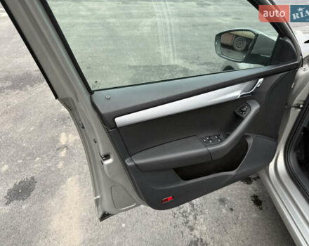 Бежевый Шкода Октавия, объемом двигателя 2 л и пробегом 105 тыс. км за 16950 $, фото 41 на Automoto.ua