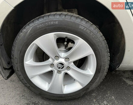 Бежевый Шкода Октавия, объемом двигателя 2 л и пробегом 105 тыс. км за 16950 $, фото 34 на Automoto.ua