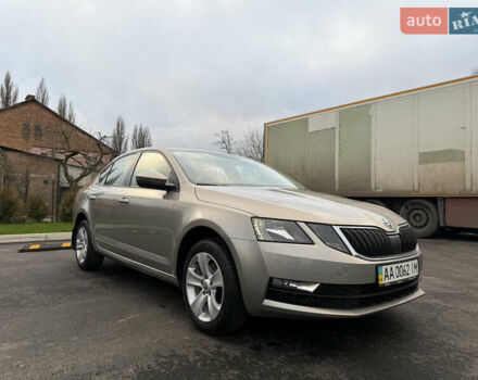 Бежевый Шкода Октавия, объемом двигателя 2 л и пробегом 105 тыс. км за 16950 $, фото 7 на Automoto.ua