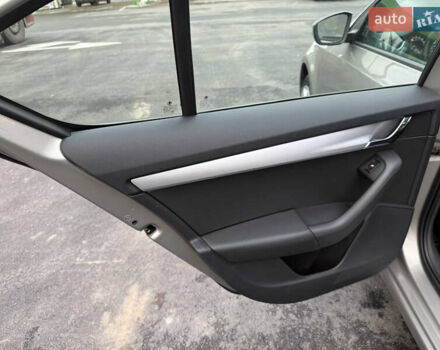 Бежевый Шкода Октавия, объемом двигателя 2 л и пробегом 105 тыс. км за 16950 $, фото 62 на Automoto.ua