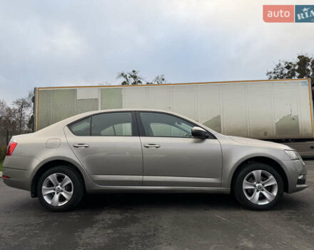 Бежевый Шкода Октавия, объемом двигателя 2 л и пробегом 105 тыс. км за 16950 $, фото 11 на Automoto.ua