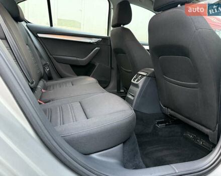 Бежевый Шкода Октавия, объемом двигателя 2 л и пробегом 105 тыс. км за 16950 $, фото 69 на Automoto.ua