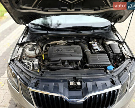 Шкода Октавия 2019 в Киеве на Automoto.ua Бежевый Шкода Октавия, объемом двигателя 1.8 л и пробегом 235 тыс. км за 14990 $, фото 12 на Automoto.ua