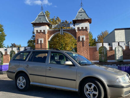 Шкода Октавия 2004 в Погребище на Automoto.ua Бежевый Шкода Октавия, объемом двигателя 1.6 л и пробегом 246 тыс. км за 3000 $, фото 1 на Automoto.ua