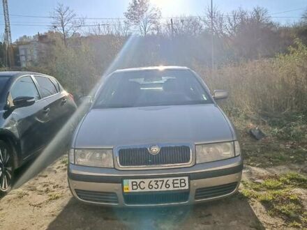 Бежевый Шкода Октавия, объемом двигателя 2 л и пробегом 280 тыс. км за 5000 $, фото 1 на Automoto.ua