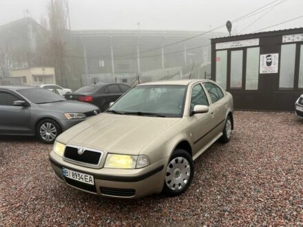 Бежевый Шкода Октавия, объемом двигателя 1.6 л и пробегом 192 тыс. км за 5650 $, фото 1 на Automoto.ua