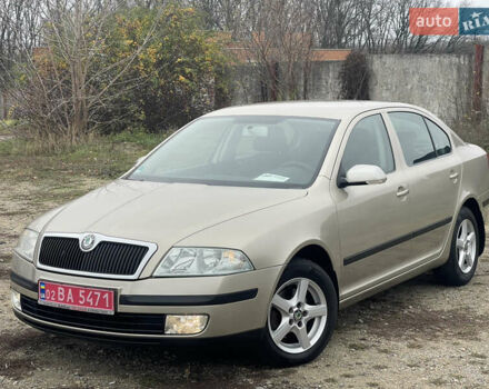Бежевий Шкода Октавія, об'ємом двигуна 0 л та пробігом 235 тис. км за 6450 $, фото 1 на Automoto.ua