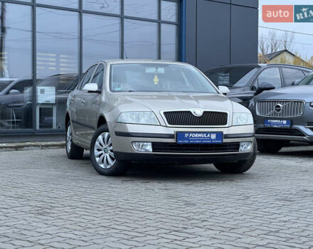 Бежевый Шкода Октавия, объемом двигателя 1.6 л и пробегом 212 тыс. км за 5490 $, фото 1 на Automoto.ua