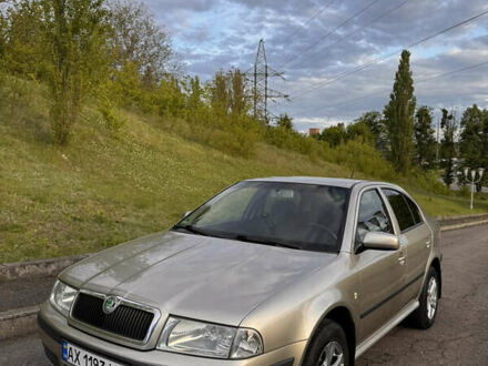 Шкода Октавия 2005 в Ровно на Automoto.ua Бежевый Шкода Октавия, объемом двигателя 1.6 л и пробегом 225 тыс. км за 4999 $, фото 1 на Automoto.ua