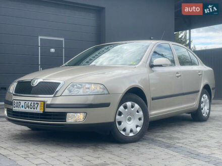 Шкода Октавия 2005 в Рожнятове на Automoto.ua Бежевый Шкода Октавия, объемом двигателя 1.6 л и пробегом 164 тыс. км за 6650 $, фото 1 на Automoto.ua