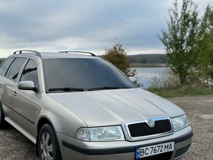 Бежевий Шкода Октавія, об'ємом двигуна 1.6 л та пробігом 224 тис. км за 4499 $, фото 1 на Automoto.ua