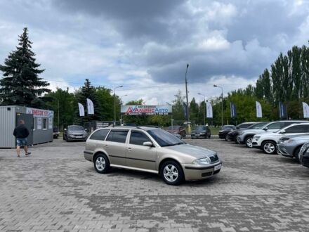 Шкода Октавия 2005 в Кривом Роге на Automoto.ua Бежевый Шкода Октавия, объемом двигателя 1.6 л и пробегом 218 тыс. км за 6400 $, фото 1 на Automoto.ua