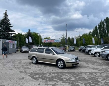 Бежевый Шкода Октавия, объемом двигателя 1.6 л и пробегом 218 тыс. км за 6400 $, фото 1 на Automoto.ua