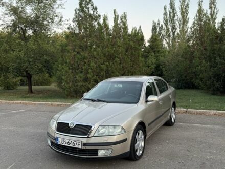 Бежевий Шкода Октавія, об'ємом двигуна 2 л та пробігом 250 тис. км за 3150 $, фото 1 на Automoto.ua