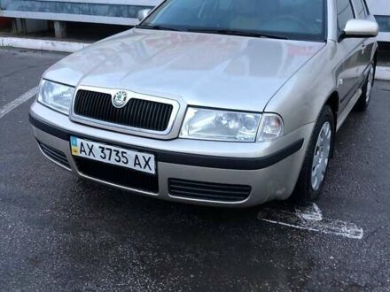 Бежевый Шкода Октавия, объемом двигателя 1.6 л и пробегом 232 тыс. км за 5500 $, фото 1 на Automoto.ua