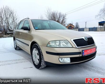 Бежевый Шкода Октавия, объемом двигателя 1.6 л и пробегом 200 тыс. км за 6300 $, фото 1 на Automoto.ua