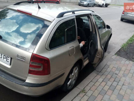 Бежевый Шкода Октавия, объемом двигателя 1.97 л и пробегом 300 тыс. км за 2800 $, фото 1 на Automoto.ua