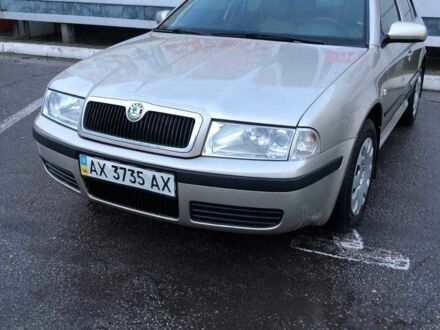Бежевый Шкода Октавия, объемом двигателя 1.6 л и пробегом 323 тыс. км за 5500 $, фото 1 на Automoto.ua