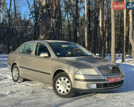 Бежевый Шкода Октавия, объемом двигателя 1.6 л и пробегом 195 тыс. км за 6250 $, фото 1 на Automoto.ua