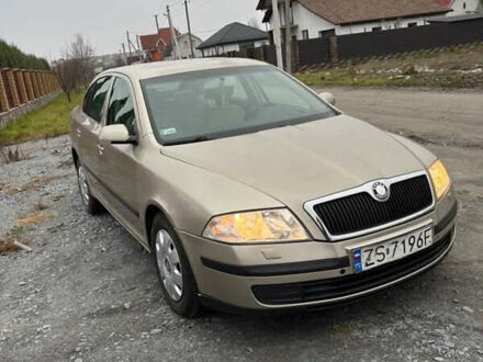 Бежевий Шкода Октавія, об'ємом двигуна 2 л та пробігом 350 тис. км за 2850 $, фото 1 на Automoto.ua