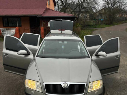 Бежевый Шкода Октавия, объемом двигателя 1.6 л и пробегом 269 тыс. км за 5800 $, фото 1 на Automoto.ua