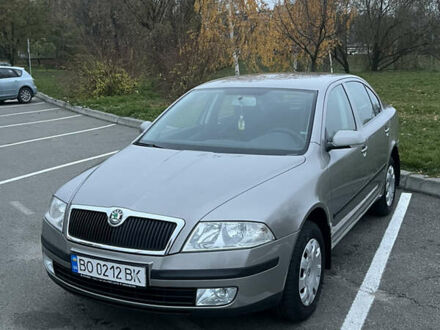 Бежевый Шкода Октавия, объемом двигателя 1.6 л и пробегом 224 тыс. км за 6300 $, фото 1 на Automoto.ua
