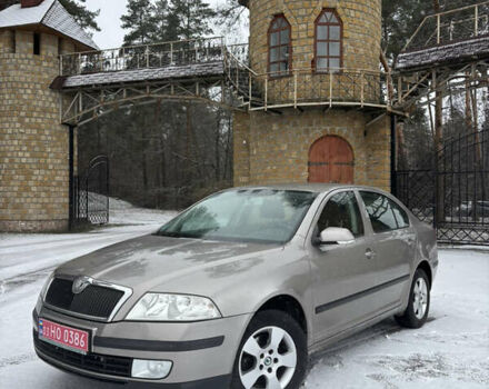 Бежевий Шкода Октавія, об'ємом двигуна 1.6 л та пробігом 253 тис. км за 6800 $, фото 1 на Automoto.ua