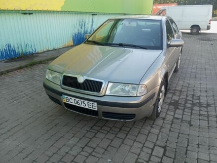 Бежевый Шкода Октавия, объемом двигателя 1.6 л и пробегом 220 тыс. км за 4900 $, фото 1 на Automoto.ua