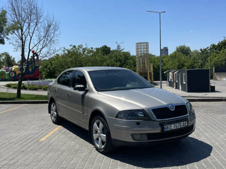 Шкода Октавия 2008 в Каменское - Днепродзержинск на Automoto.ua Бежевый Шкода Октавия, объемом двигателя 2 л и пробегом 250 тыс. км за 6700 $, фото 1 на Automoto.ua