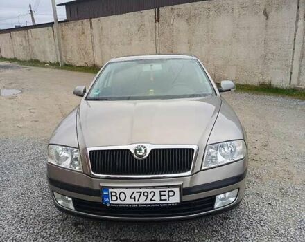 Бежевий Шкода Октавія, об'ємом двигуна 1.6 л та пробігом 140 тис. км за 6500 $, фото 1 на Automoto.ua