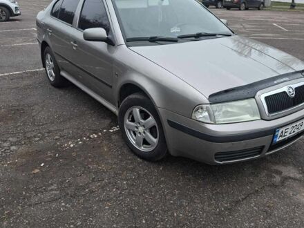 Бежевий Шкода Октавія, об'ємом двигуна 1.6 л та пробігом 250 тис. км за 3500 $, фото 1 на Automoto.ua