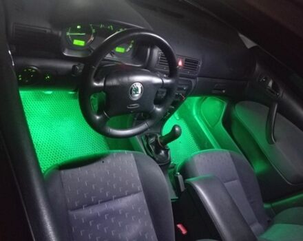 Бежевый Шкода Октавия, объемом двигателя 1.6 л и пробегом 221 тыс. км за 5600 $, фото 1 на Automoto.ua