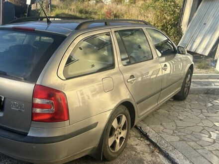 Бежевый Шкода Октавия, объемом двигателя 1.6 л и пробегом 200 тыс. км за 4999 $, фото 1 на Automoto.ua
