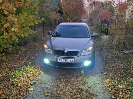 Шкода Октавия 2009 в Днепре (Днепропетровске) на Automoto.ua Бежевый Шкода Октавия, объемом двигателя 1.6 л и пробегом 231 тыс. км за 8200 $, фото 1 на Automoto.ua