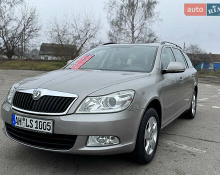 Бежевий Шкода Октавія, об'ємом двигуна 1.6 л та пробігом 223 тис. км за 7700 $, фото 1 на Automoto.ua