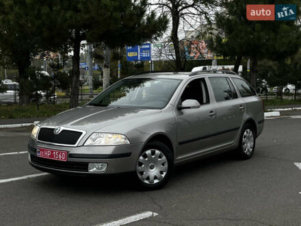 Бежевый Шкода Октавия, объемом двигателя 1.6 л и пробегом 200 тыс. км за 7800 $, фото 1 на Automoto.ua