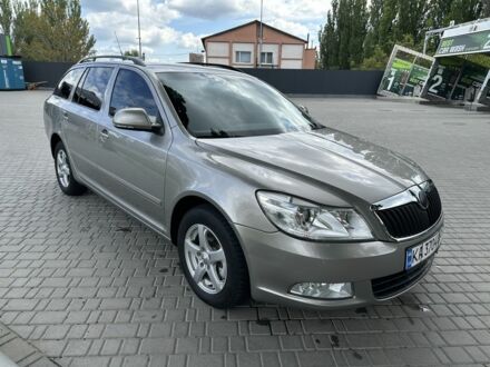 Шкода Октавия 2009 в Краматорске на Automoto.ua Бежевый Шкода Октавия, объемом двигателя 1.8 л и пробегом 203 тыс. км за 7999 $, фото 1 на Automoto.ua