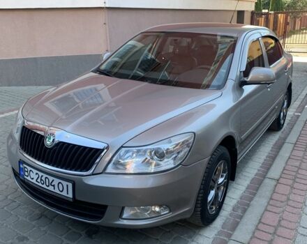 Шкода Октавия 2009 в Львове на Automoto.ua Бежевый Шкода Октавия, объемом двигателя 1.8 л и пробегом 143 тыс. км за 7200 $, фото 1 на Automoto.ua