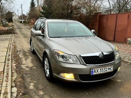 Шкода Октавія 2009 у Змиеве на Automoto.ua Бежевий Шкода Октавія, об'ємом двигуна 1.8 л та пробігом 224 тис. км за 7750 $, фото 1 на Automoto.ua