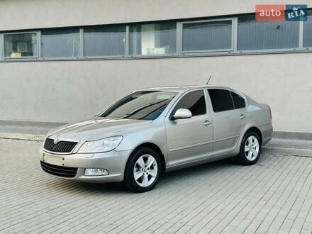Бежевий Шкода Октавія, об'ємом двигуна 1.2 л та пробігом 229 тис. км за 7300 $, фото 1 на Automoto.ua