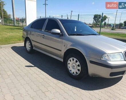 Шкода Октавия 2010 в Радехове на Automoto.ua Бежевый Шкода Октавия, объемом двигателя 1.6 л и пробегом 297 тыс. км за 6200 $, фото 1 на Automoto.ua