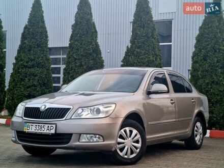 Шкода Октавия 2010 в Николаеве на Automoto.ua Бежевый Шкода Октавия, объемом двигателя 1.6 л и пробегом 296 тыс. км за 7999 $, фото 1 на Automoto.ua